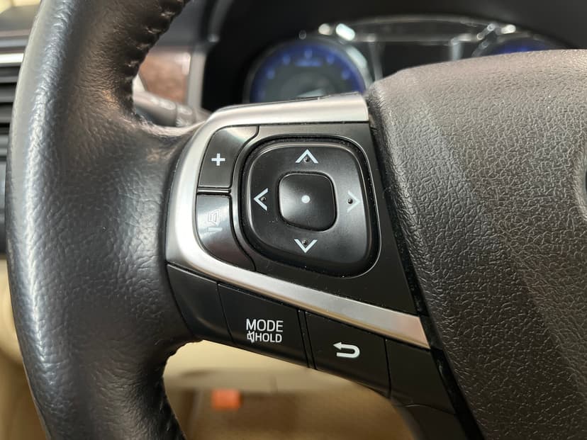 toyota-camry-2015-1332-10