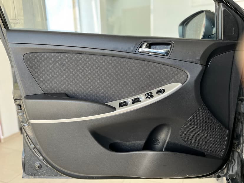 Hyundai Solaris с пробегом, 2012 год, Волгоград, 1.4 бензин, Механика - вид 21