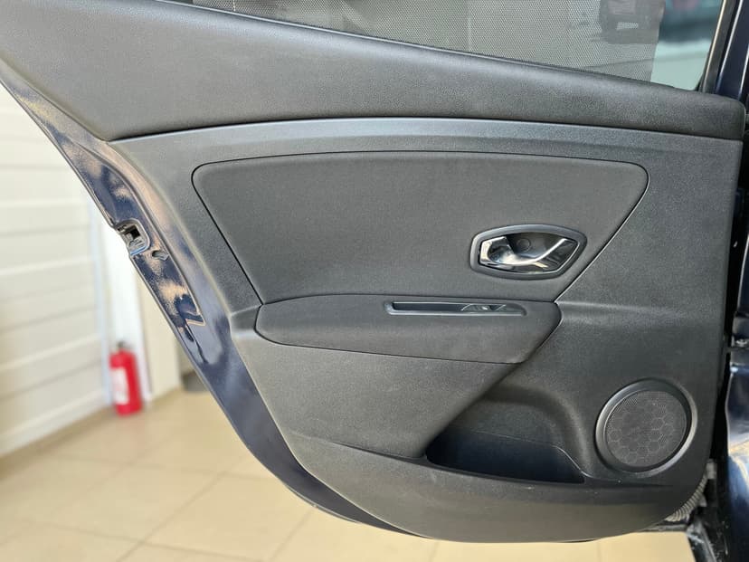 renault-fluence-2012-1398-22