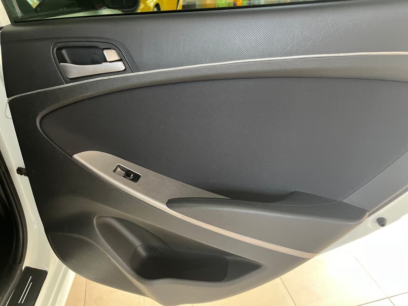 hyundai-solaris-2014-339-18