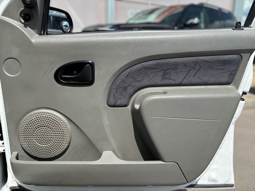 renault-logan-2006-142-20