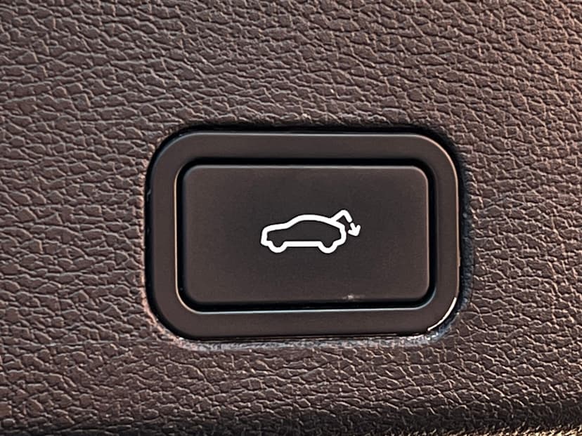 geely-tugella-2022-887-33