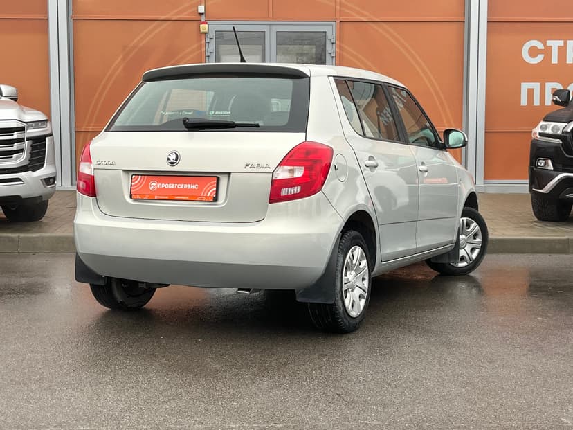skoda-fabia-2013-700-4
