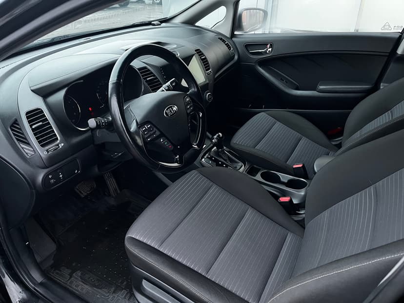 kia-cerato-2017-60-23