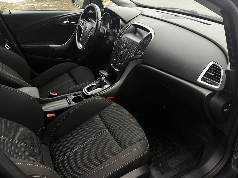 opel-astra-2013-831-26