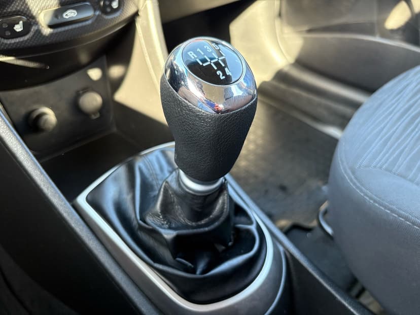 hyundai-solaris-2014-120-17
