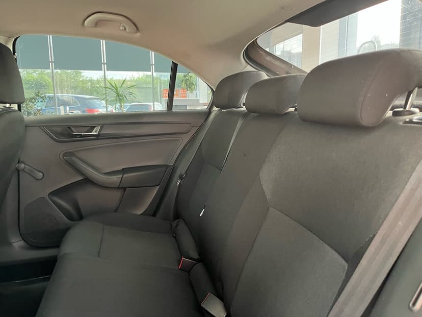 skoda-rapid-2018-147-25