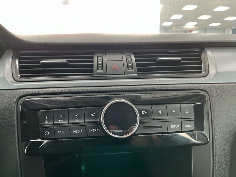 skoda-rapid-2018-147-18