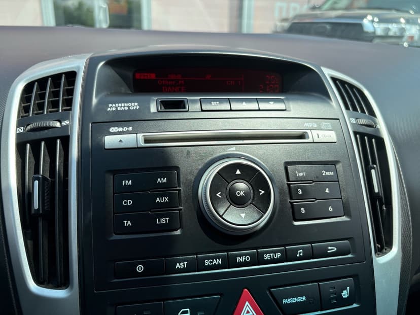 kia-ceed-2011-132-16