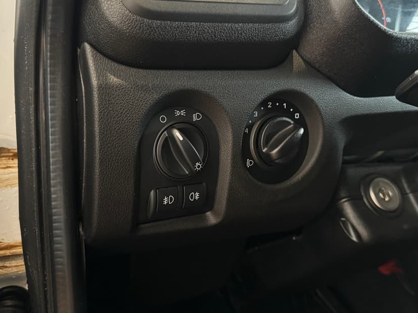 ваз (lada)-niva legend-2023-558-3