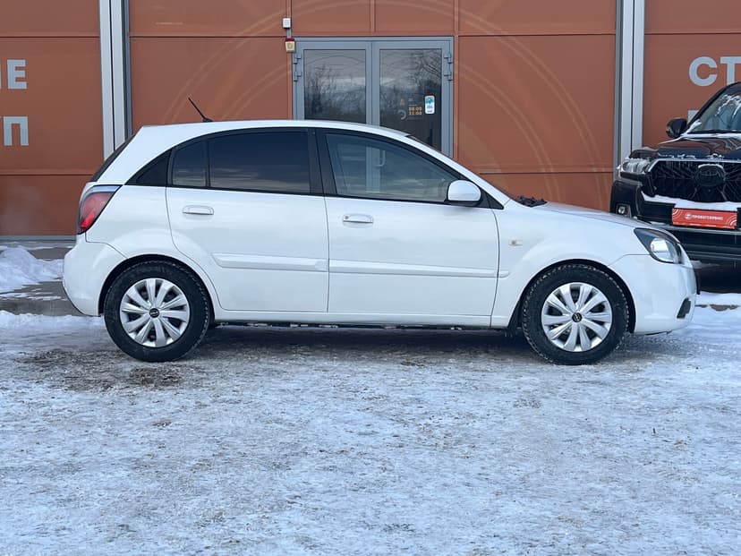 kia-rio-2011-1011-3