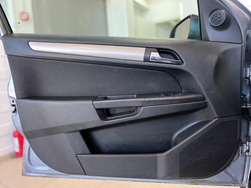 opel-astra-2008-1281-20