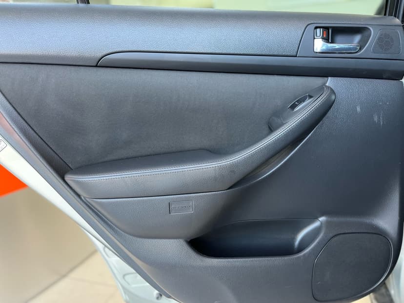 toyota-avensis-2008-125-27