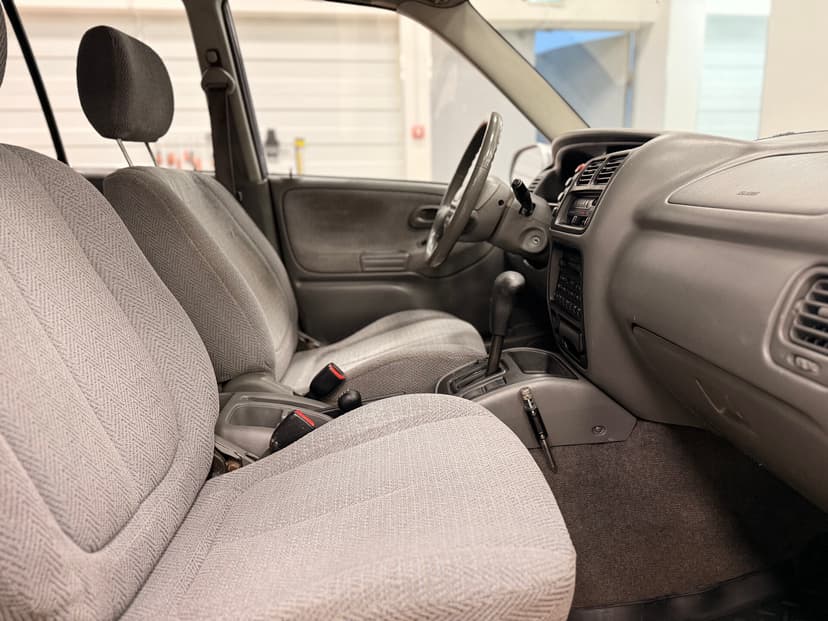 suzuki-grand vitara-2000-850-20