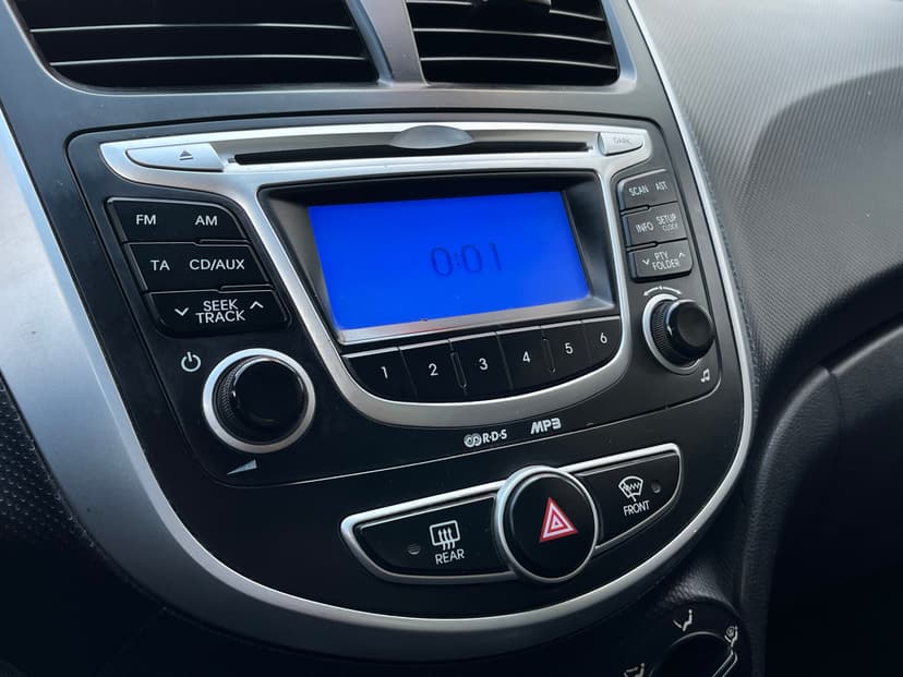 hyundai-solaris-2013-71-10