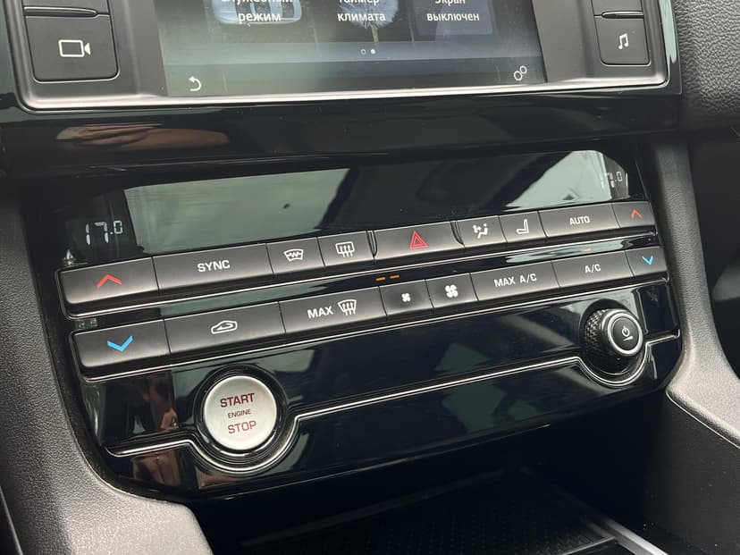 jaguar-f-pace-2016-31-10