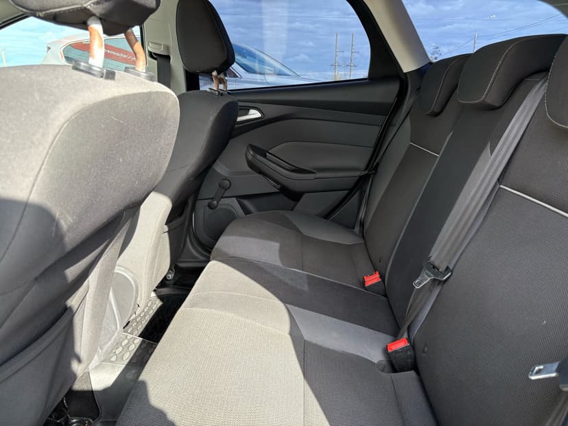 ford-focus-2013-111-22