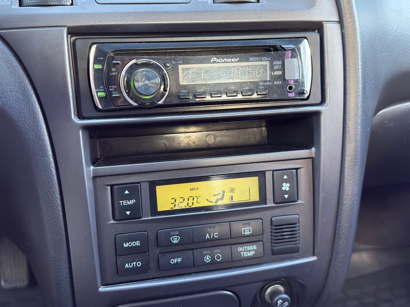 hyundai-elantra-2006-608-13