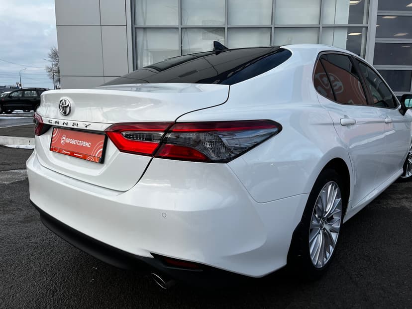toyota-camry-2018-930-9