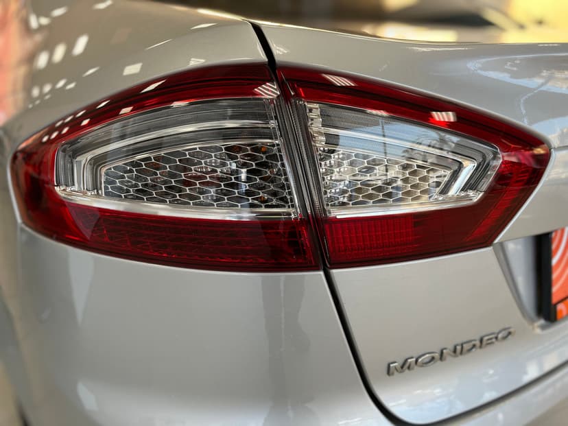 ford-mondeo-2012-1021-9