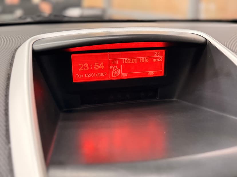 peugeot-207-2010-846-14