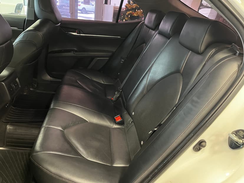 toyota-camry-2018-930-24