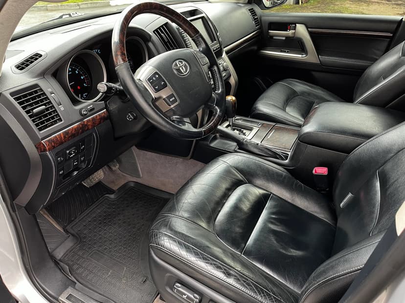 toyota-land cruiser-2011-771-18