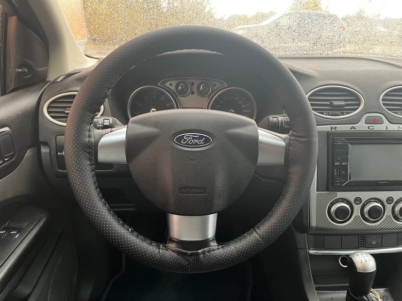 ford-focus-2007-594-9