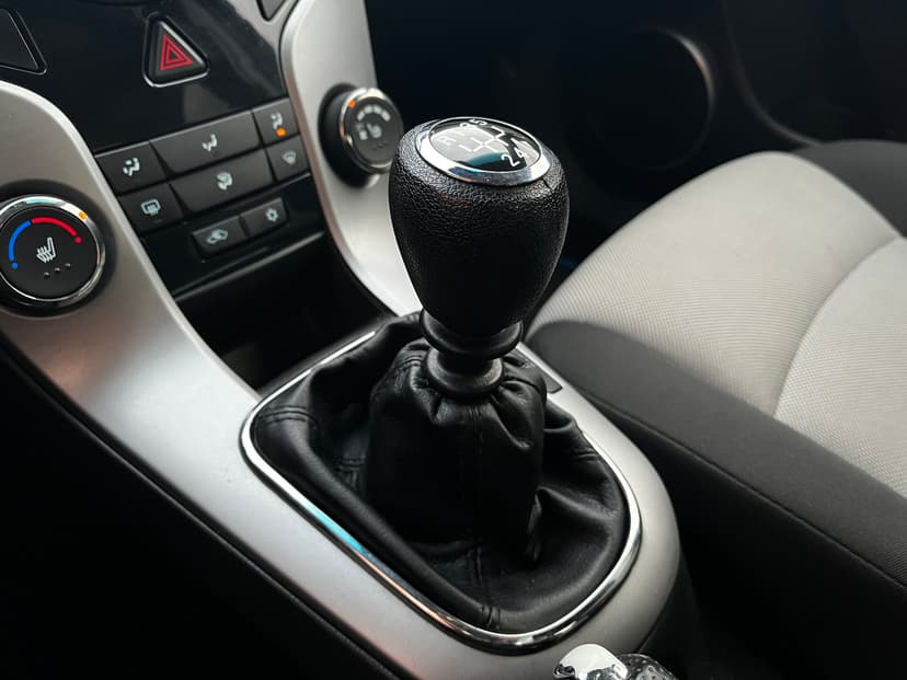 chevrolet-cruze-2011-435-15