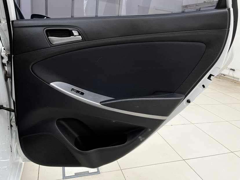 hyundai-solaris-2016-505-23