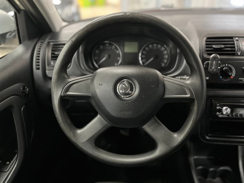 skoda-fabia-2013-700-13