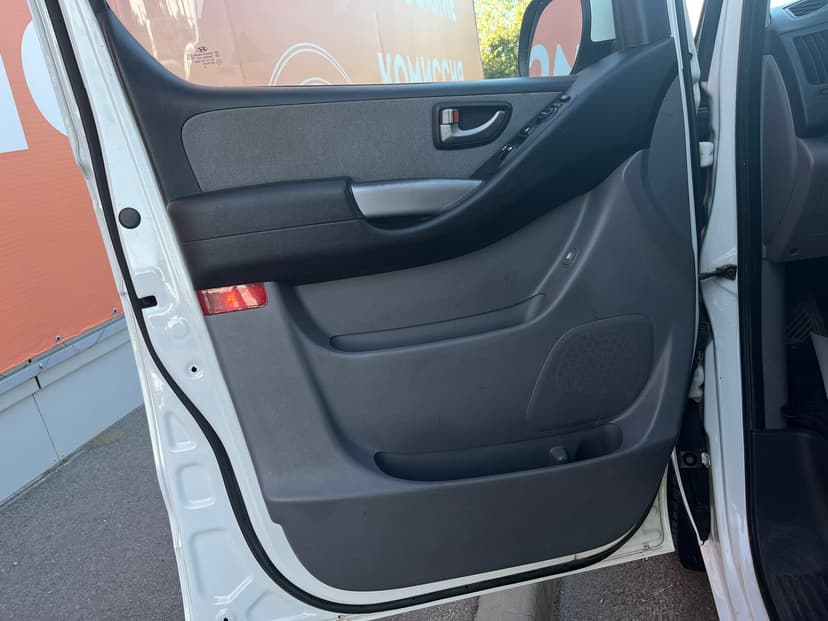 hyundai-h-1-2018-66-18