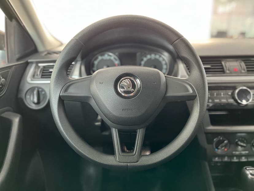 skoda-rapid-2018-147-16