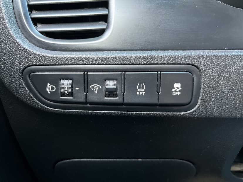 kia-rio x-line-2018-954-18