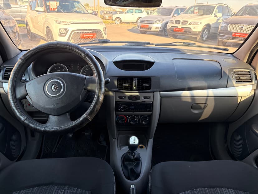 renault-symbol-2009-427-10