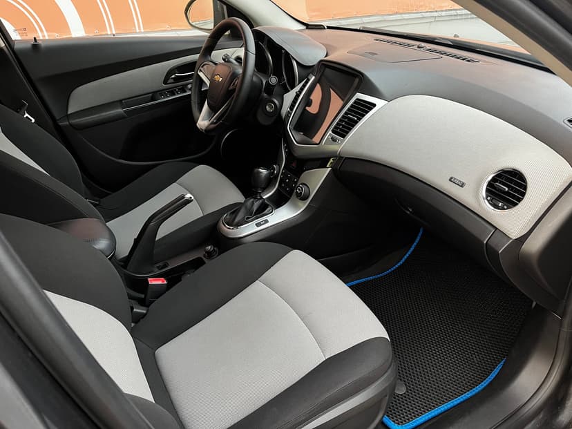 chevrolet-cruze-2011-435-25