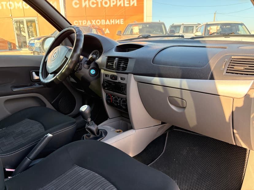 renault-symbol-2009-427-20