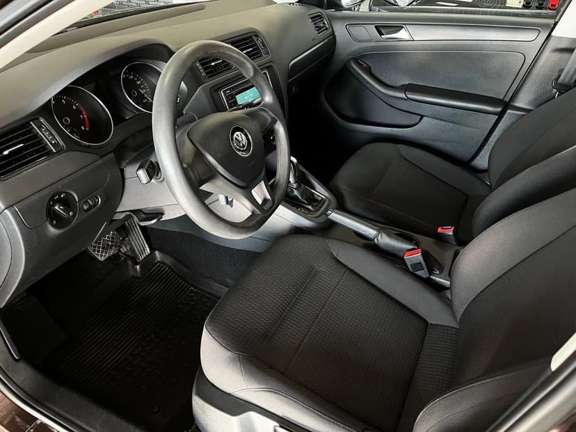 volkswagen-jetta-2015-390-19