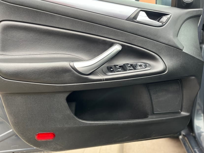 ford-mondeo-2011-735-22