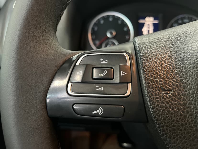 volkswagen-tiguan-2012-1065-12