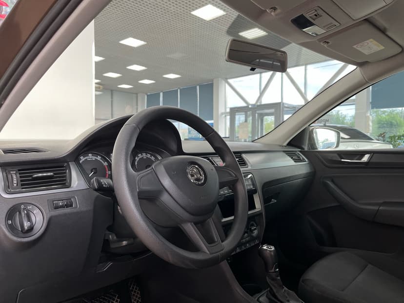 skoda-rapid-2018-147-14