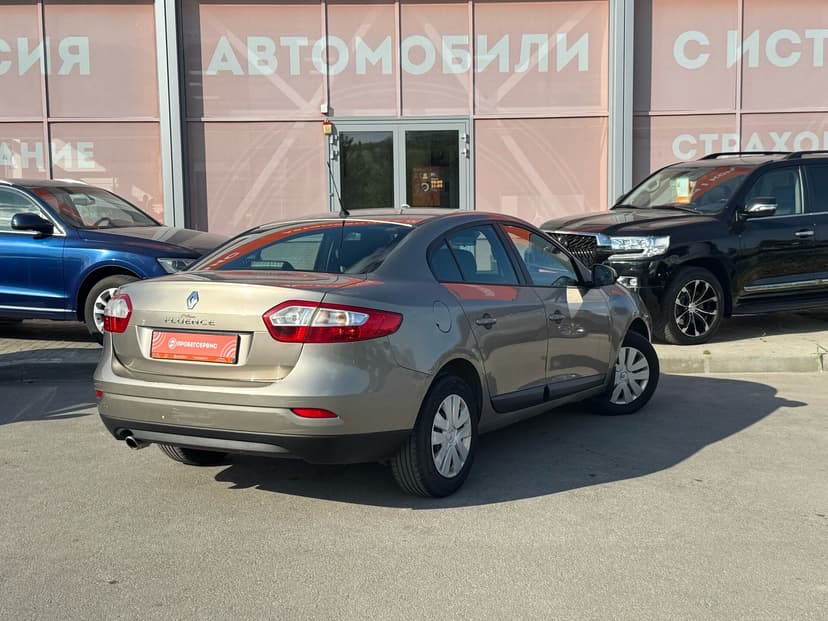 renault-fluence-2010-128-4