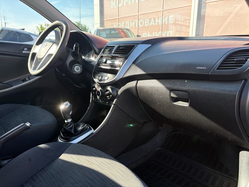 hyundai-solaris-2014-120-11