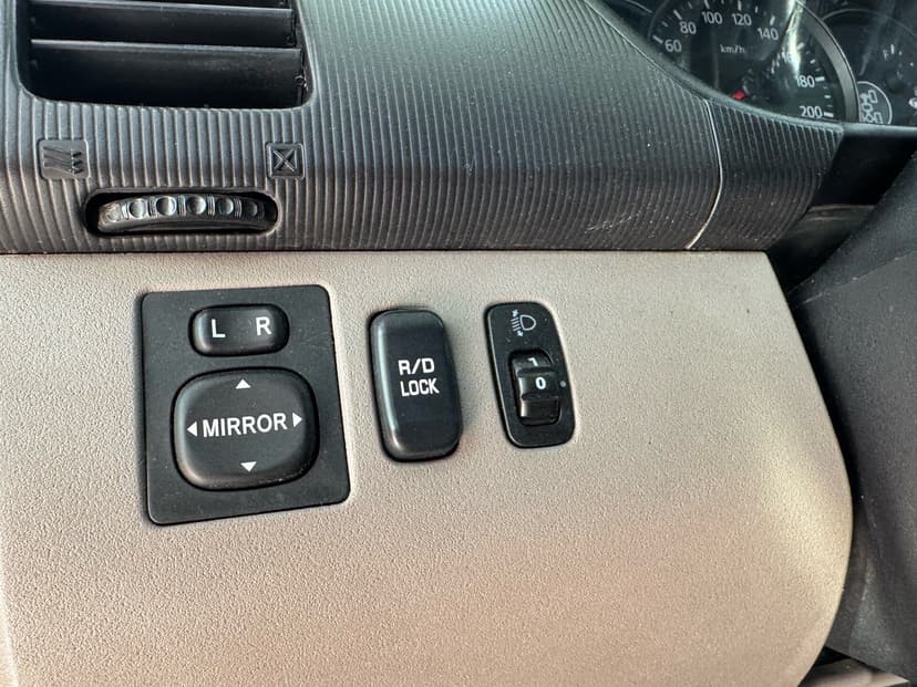 mitsubishi-pajero sport-2010-113-15