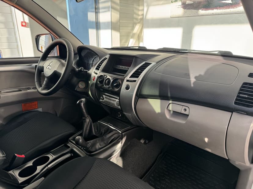 mitsubishi-pajero sport-2010-113-29