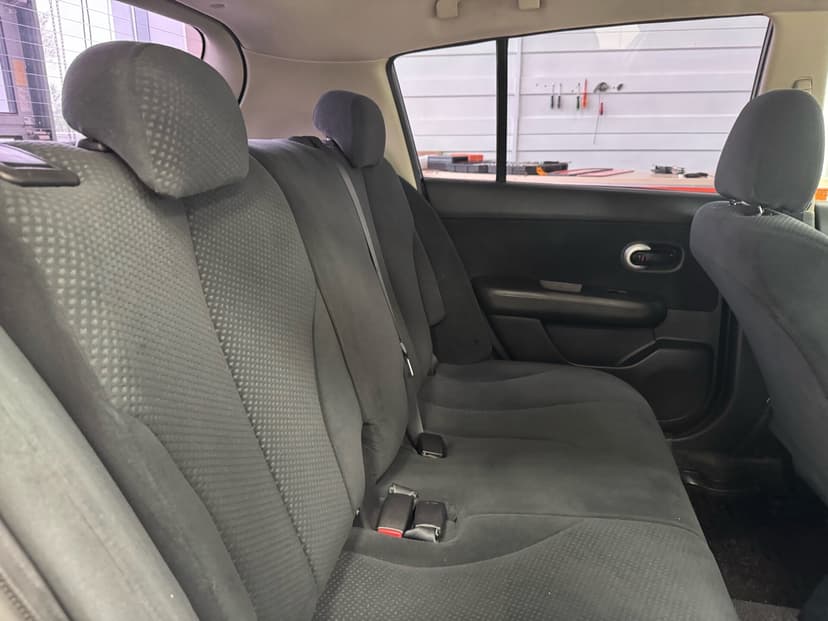 nissan-tiida-2011-122-22