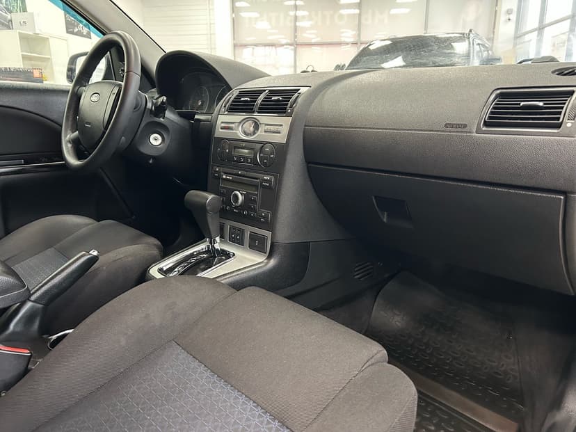 ford-mondeo-2005-108-12