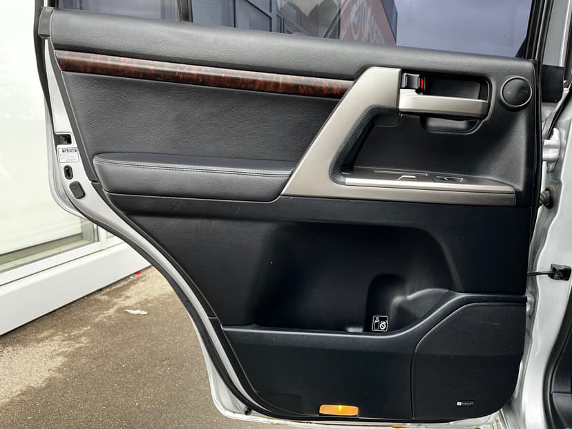 toyota-land cruiser-2011-771-21