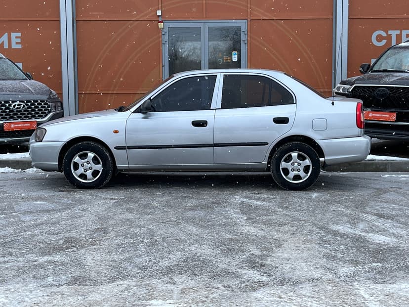 hyundai-accent-2004-1051-5