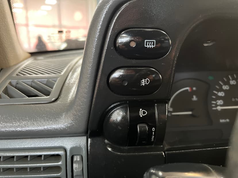 daewoo-nexia-2007-1037-11